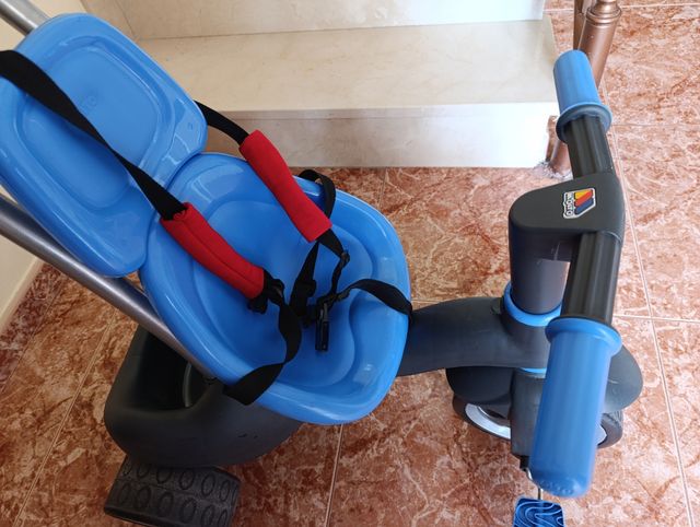 Triciclo evolutivo Molto con bolso incluido