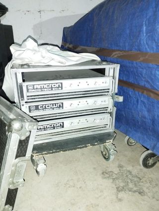 Equipamento de Música - 8 Caixas