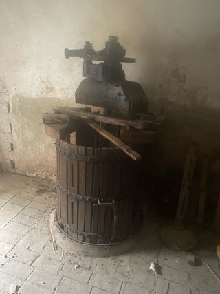 Presa de uva antigua