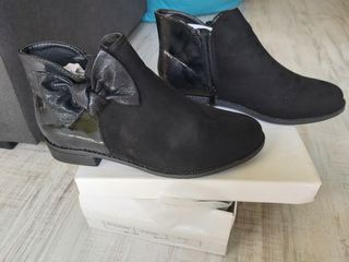 Botines nuevos negros con lazo -talla 41