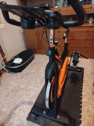 Bicicleta spinning: casi nueva