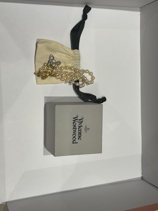 Collar Vivienne Westwood perlas