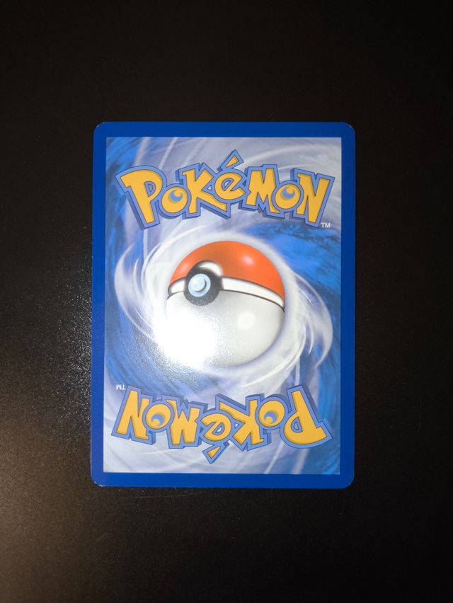 Sylveon Pokéball reverse evoluzioni prismatiche