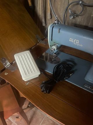 Máquina coser antigua