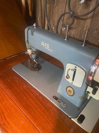 Máquina coser antigua