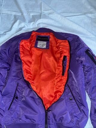 Cazadora bomber Pull Bear morada XL