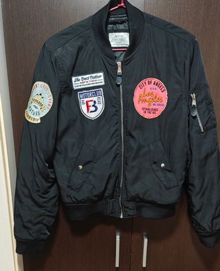 Cazadora Bomber Bershka Negra - Talla M