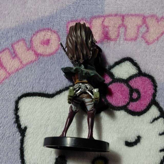 Mini figura attack no Titan Zoe