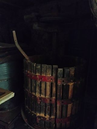 Torchio in legno antico