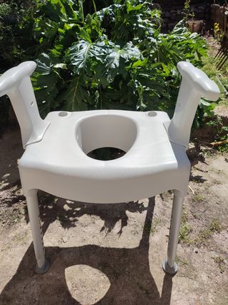 Asiento sanitario para adulto mayor