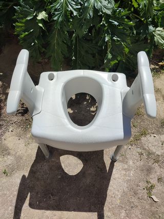 Asiento sanitario para adulto mayor