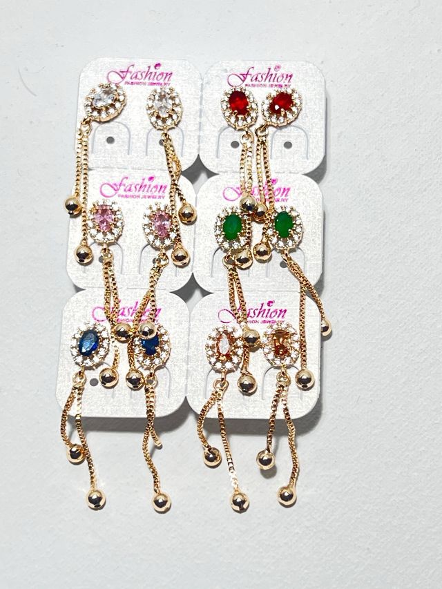 Aretes largos con piedras