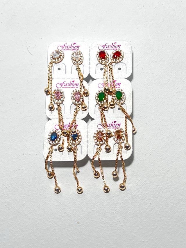 Aretes largos con piedras