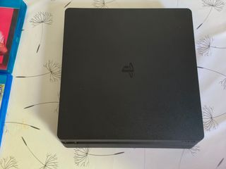 PS4 Slim (PlayStation 4) - FIFA 20 + Call of Duty