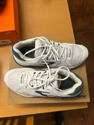 Zapatillas Bullpadel Elite - Blancas y Verdes