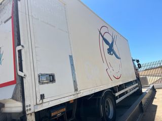 Camión Volvo FE-320 rojo .19 toneladas