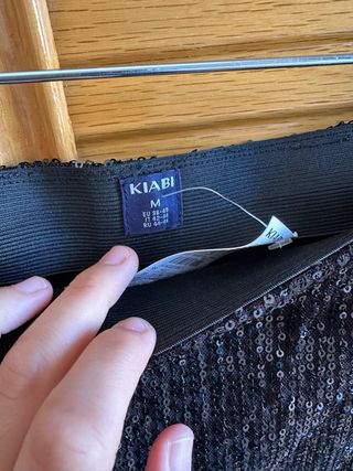 Falda midi lentejuelas negra