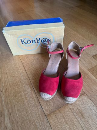 Alpargatas rojas KonP@s