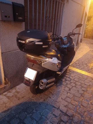 Daelim S3 125cc - Scooter blanca puedo cambiar