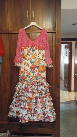 Traje gitana estampado flores