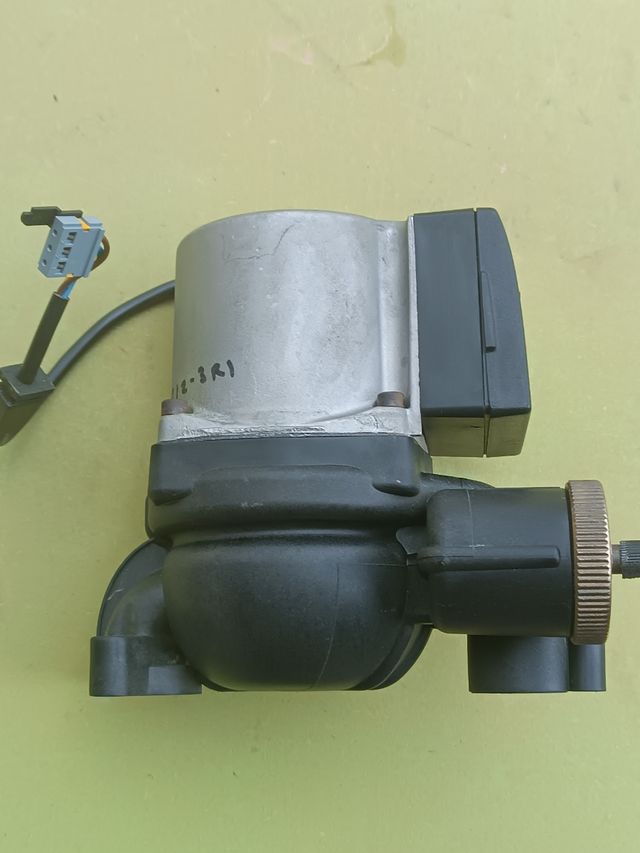 Bomba Vaillant VP5/2 Grundfos