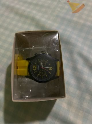 Reloj ohta! niño amarillo