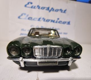 Jaguar XJ-12 1:43 - Coche escala