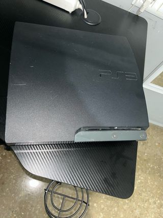 PS3 (PlayStation 3) negra - bien conservada