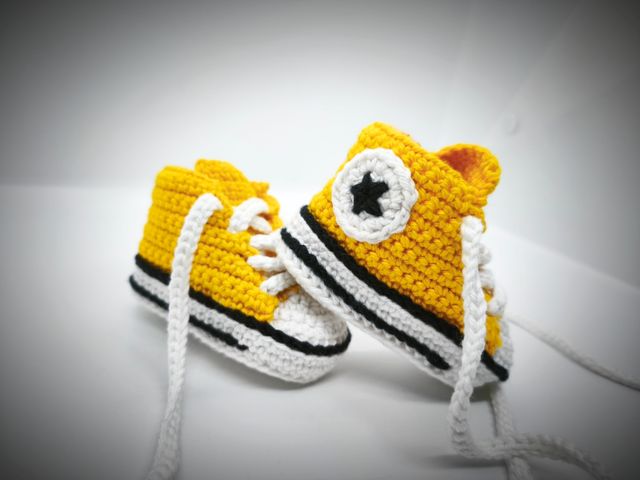 Zapatillas crochet bebé Adidas, Nike y Converse de segunda mano