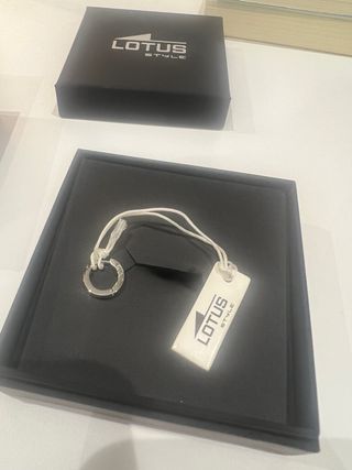 Pendiente aro Lotus original