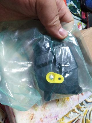 Cerradura de puerta delantera izquierda 