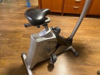 Bicicleta estática BH fitness