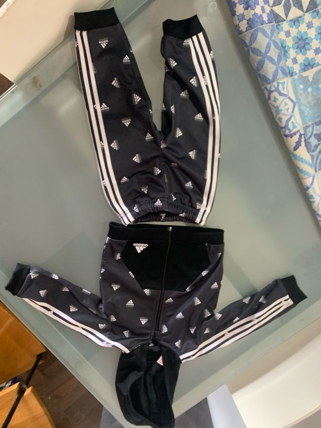 Chándal Adidas bebé talla 9-12 meses