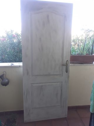 Puerta madera blanca vintage