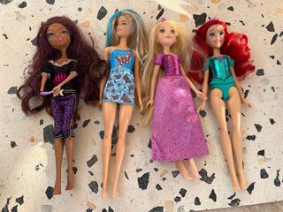 4 Muñecas Disney - Barbie - Monster High