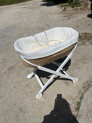Cuna Moisés mimbre nueva
