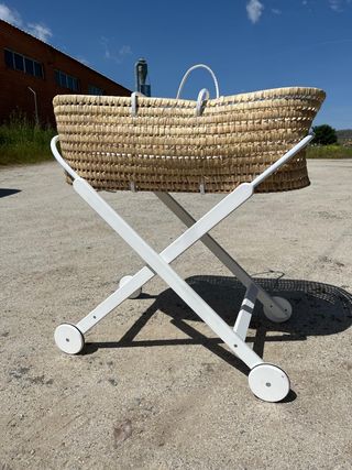 Cuna Moisés mimbre nueva
