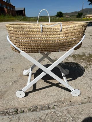 Cuna Moisés mimbre nueva