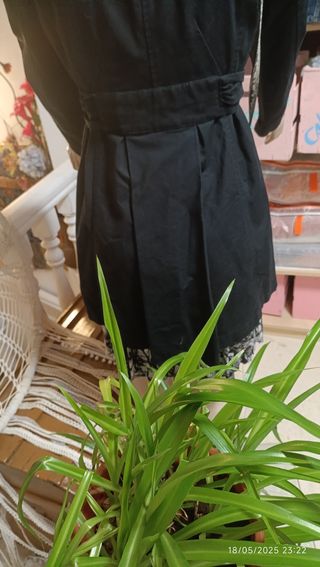 Gabardina negra básica