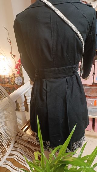 Gabardina negra básica