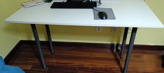 Mesa escritorio. Ideal para trabajar