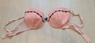 Sujetadores preciosos sin estrenar