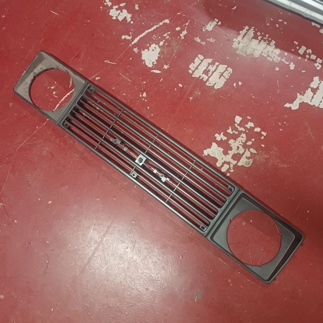 Parrilla Suzuki Santana Samurai