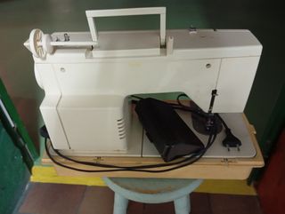 Máquina de coser, necesita poner a punto.