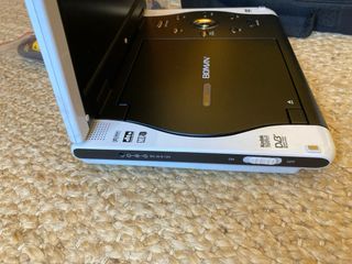 Reproductor DVD BOMAN 10" Portátil