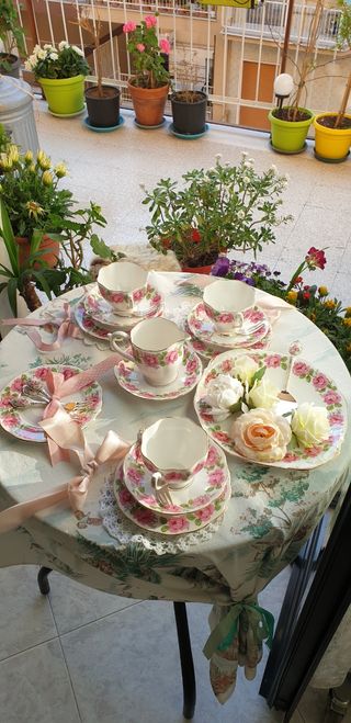 Set téa con le roselline