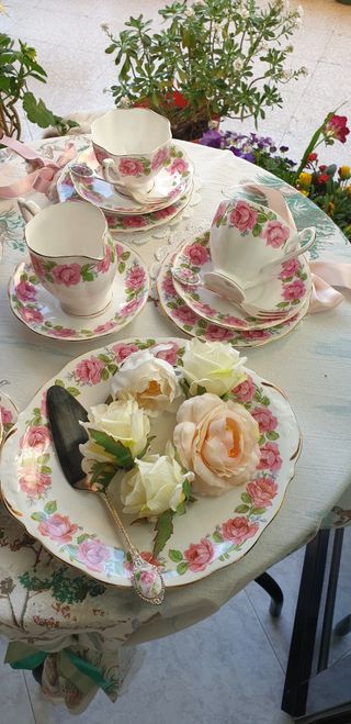 Set téa con le roselline
