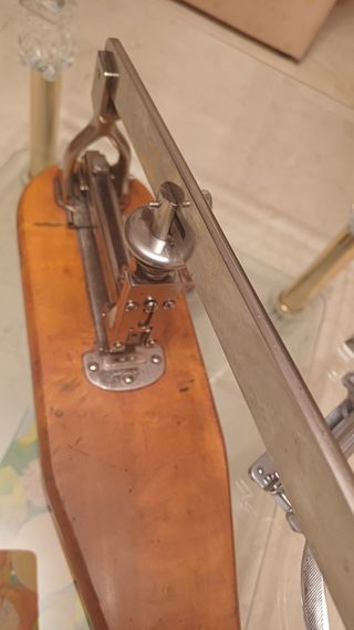 Grapadoras antiguas: primeras fabricadas del casco