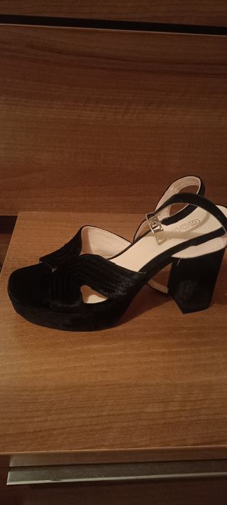 Sandalias negras Gody - nuevas