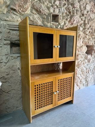 Mueble de madera maciza